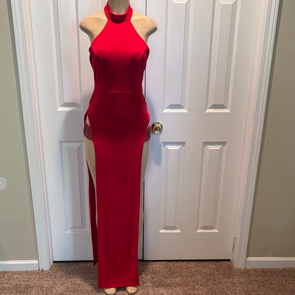 Elegant Red Halter Maxi Dress size S - Picture 2 of 7